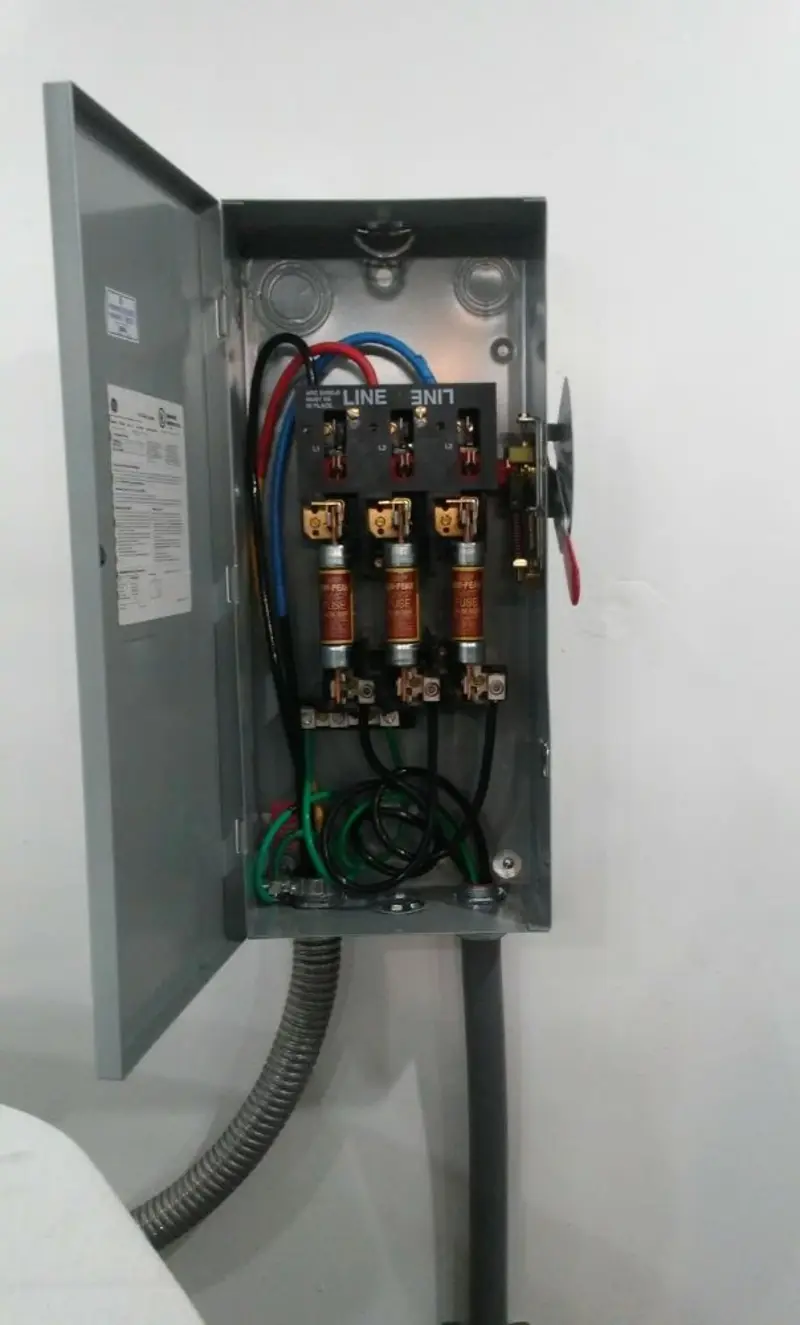 Three-phase disconnect switch installed for Electrical Wiring & Rewiring in Lindenhurst